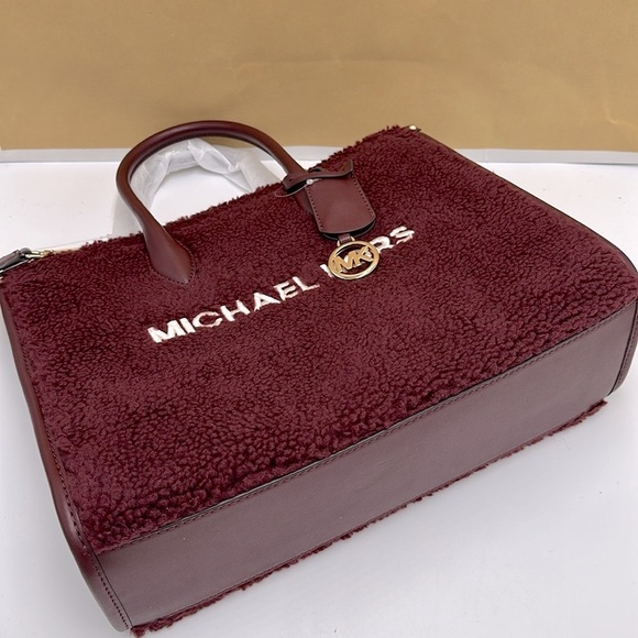 Michael Kors Medium SHEARLING MIRELLA Tote
Shoulder Bag Sherpa 
Oxblood 
NWT - Picture 9 of 16